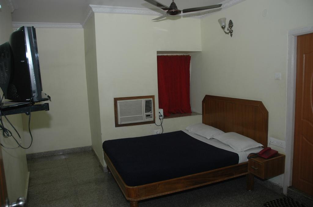 Hotel Vijayabhanu 维沙卡帕特南 客房 照片