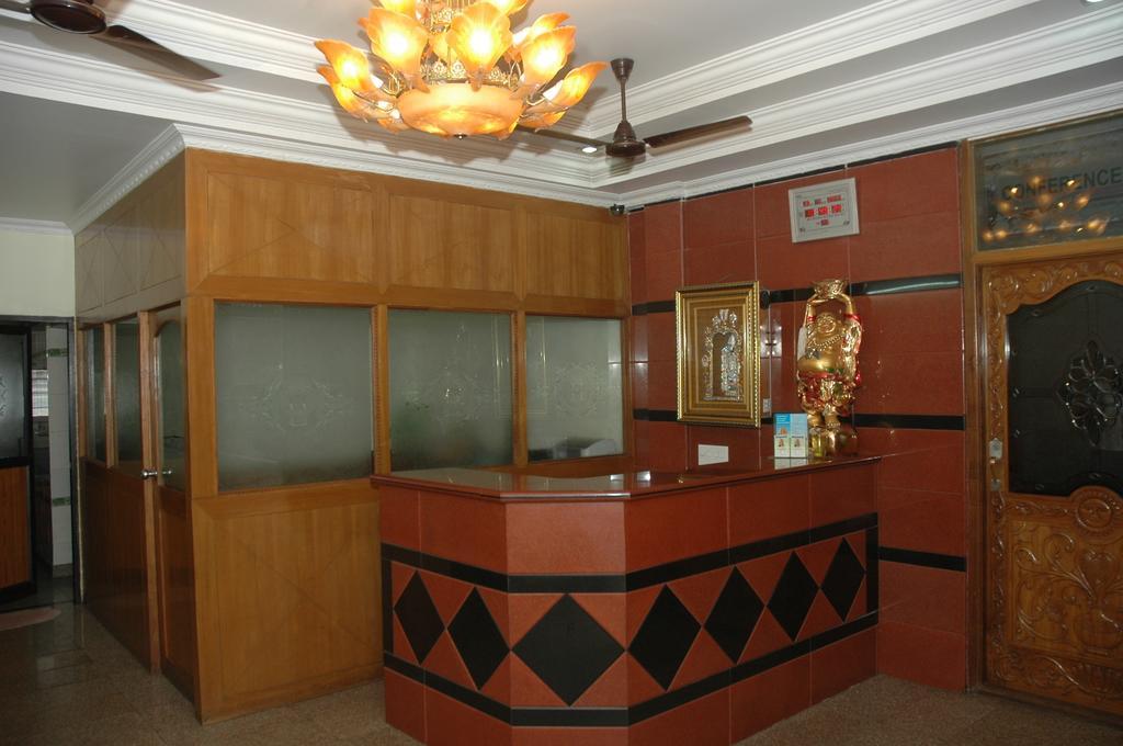 Hotel Vijayabhanu 维沙卡帕特南 外观 照片
